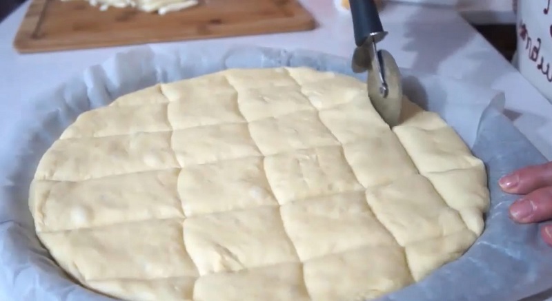 Тончайшая лепешка с сыром за 15 минут. Воздушное тесто и тягучая начинка — что может быть вкуснее?