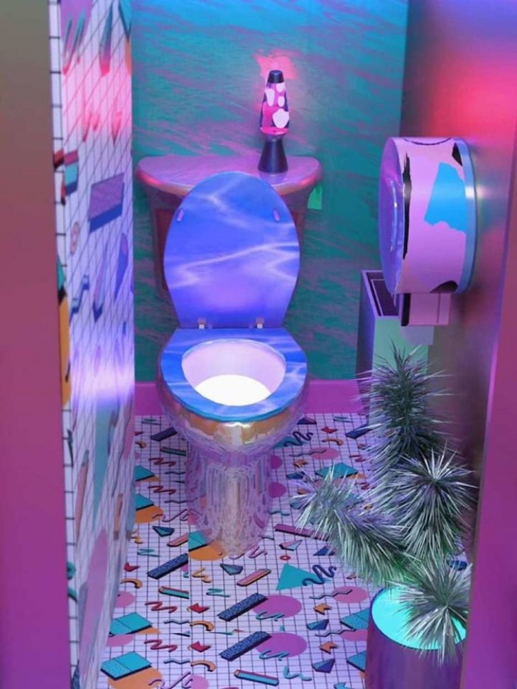 20 общественных туалетов, которые легко могут конкурировать с комнатами страха
