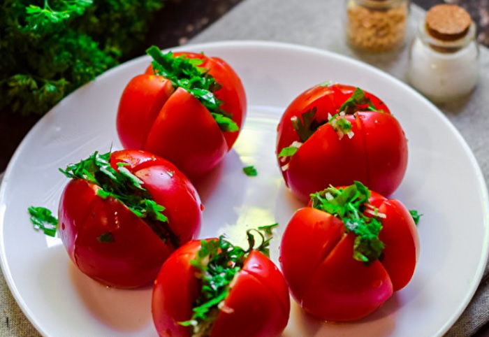Идеальные малосольные помидоры по-армянски: три дня — и всё готово