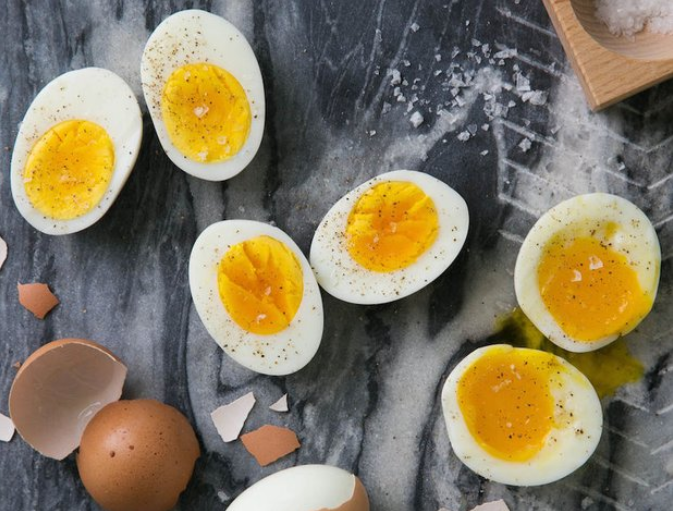 Готовим яйца еще проще и быстрее: 10 классных лайфхаков