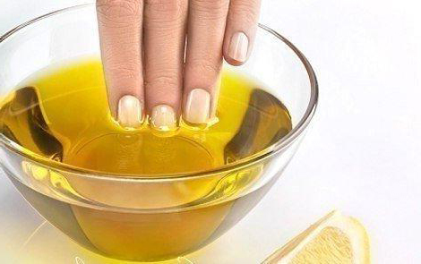 Против ломающихся ногтей помогут лимон и масло