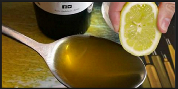 Выдавите 1 лимон, смешайте его с 1 столовой ложкой оливкового масла и вы будете применять эту смесь всю оставшуюся часть своей жизни!